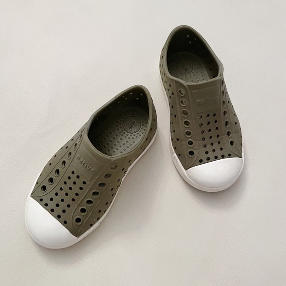 Native Shoes Jefferson Child - Utili Green/Shell White - Picture 1 of 4